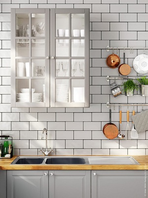 Wybór materiału na ściany w kuchni jest szczególnie istotny.